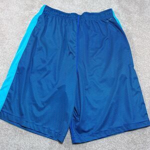 Men's Nike Dri-Fit athletic basketball shorts, Size L